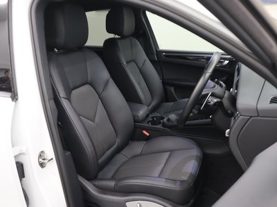 2023 Porsche MACAN — миниатюра 16