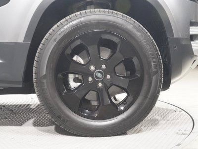 LAND ROVER DEFENDER - 10