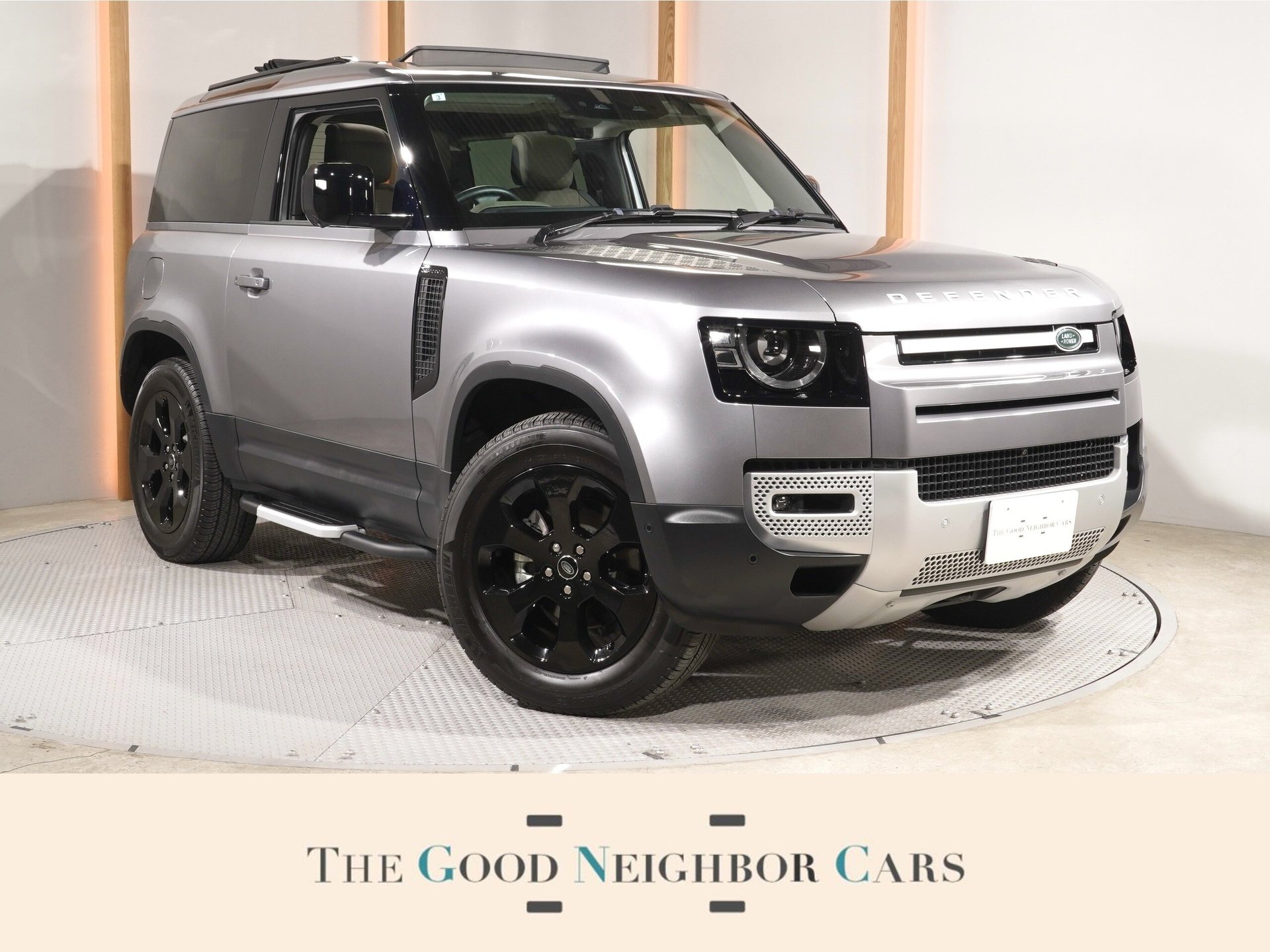 LAND ROVER DEFENDER - View 1