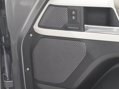 LAND ROVER DEFENDER - 5