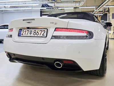 ASTON MARTIN DB9 - 6
