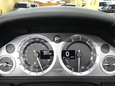 ASTON MARTIN DB9 - 8