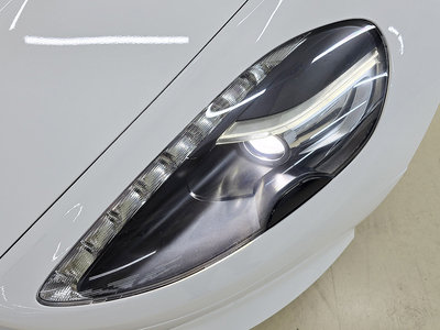 ASTON MARTIN DB9 - 2