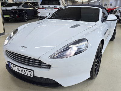 ASTON MARTIN DB9 - 5