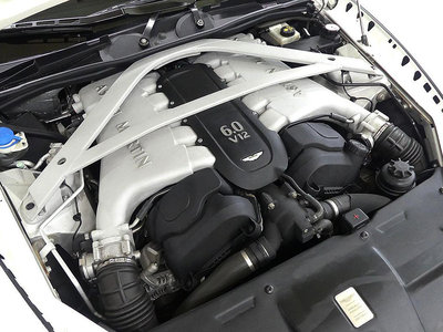 ASTON MARTIN DB9 - 7