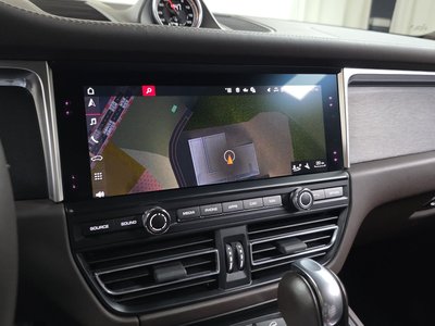 2020 Porsche MACAN thumbnail 21