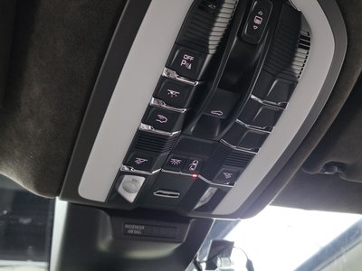 2020 Porsche MACAN thumbnail 22