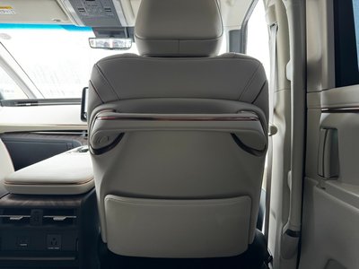 2025 Lexus LM — миниатюра 48