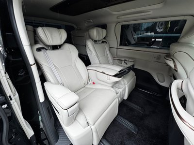 2025 Lexus LM — миниатюра 43