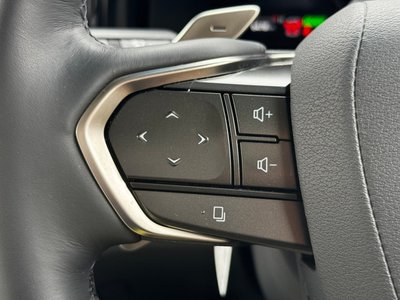 2025 Lexus LM — миниатюра 11