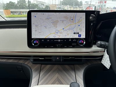 2025 Lexus LM — миниатюра 30
