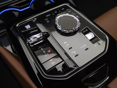 صورة 9 لـ 2025 BMW 5 SERIES