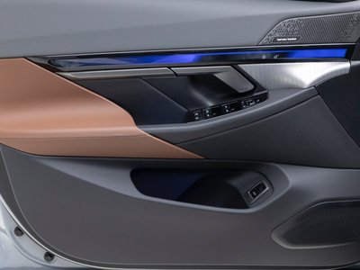 2025 BMW 5 SERIES 缩略图 12