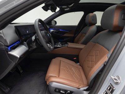 صورة 10 لـ 2025 BMW 5 SERIES