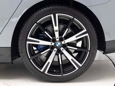 صورة 6 لـ 2025 BMW 5 SERIES