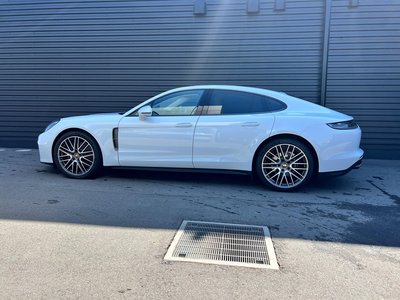 PORSCHE PANAMERA - 4