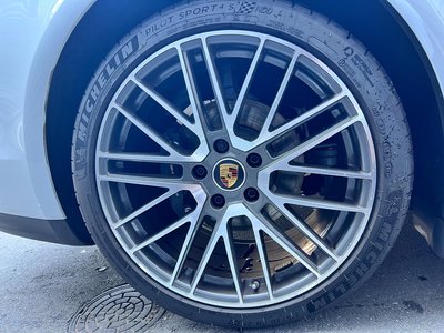 PORSCHE PANAMERA - 3