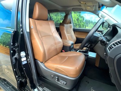 TOYOTA LAND CRUISER PRADO - 8