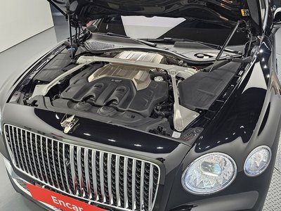 2022 Bentley FLYING SPUR photo 7