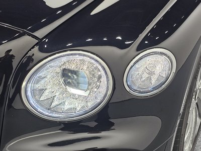 2022 Bentley FLYING SPUR photo 9