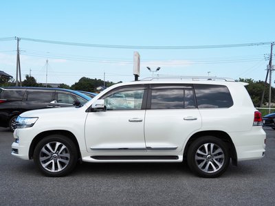 صورة 8 لـ 2020 Toyota LAND CRUISER 200