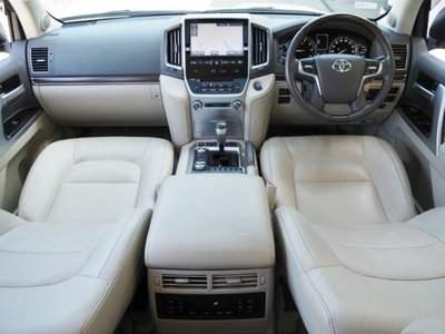 2020 Toyota LAND CRUISER 200 — миниатюра 24