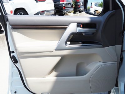 2020 Toyota LAND CRUISER 200 — миниатюра 60