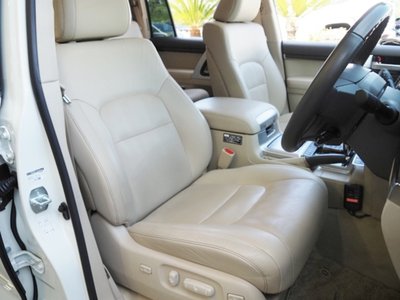 2020 Toyota LAND CRUISER 200 — миниатюра 25
