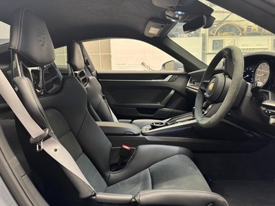 2025 Porsche 911 — миниатюра 19