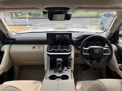 TOYOTA LAND CRUISER 300 - 8