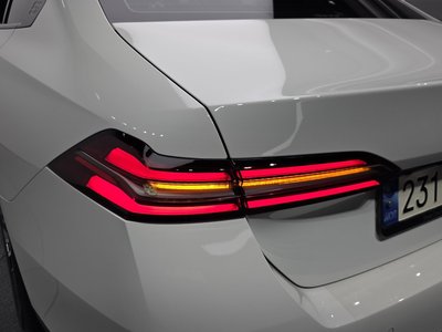 BMW 5 SERIES - 10