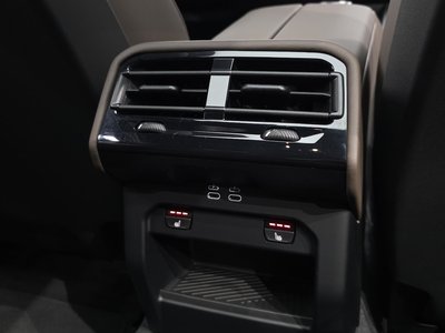 2023 BMW 5 SERIES — миниатюра 25