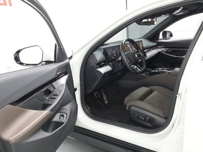 2023 BMW 5 SERIES — миниатюра 13
