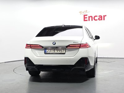 BMW 5 SERIES - 4