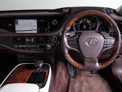 صورة مصغرة 37 لـ 2019 Lexus LS