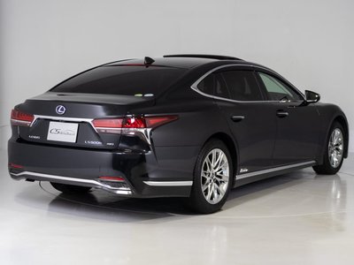 صورة مصغرة 21 لـ 2019 Lexus LS
