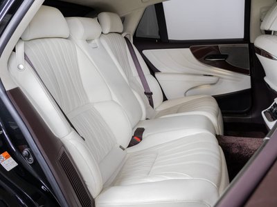 صورة مصغرة 40 لـ 2019 Lexus LS