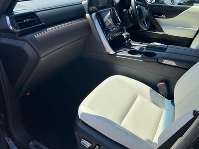 صورة مصغرة 16 لـ 2024 Lexus LX