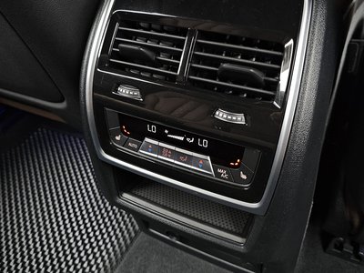 2023 BMW X7 缩略图 25