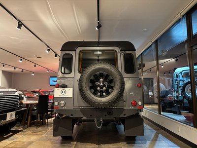 LAND ROVER DEFENDER - 9