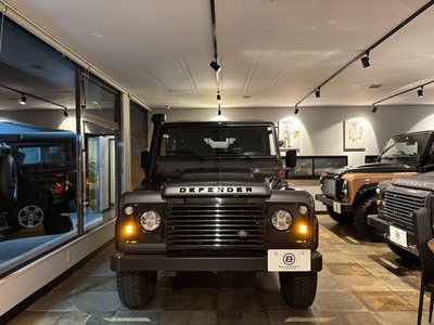 LAND ROVER DEFENDER - 8