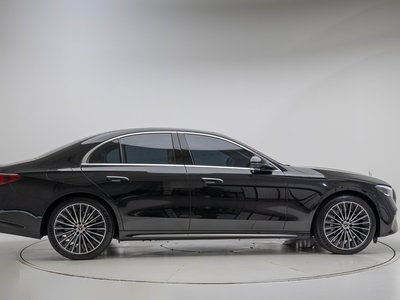 2025 Mercedes-BENZ E-CLASS photo 3