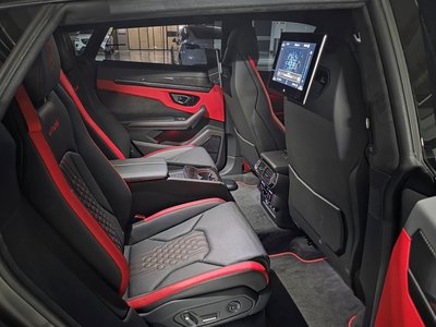LAMBORGHINI URUS - 9