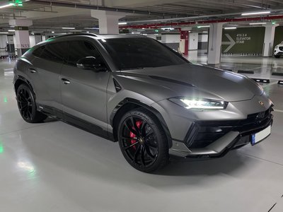 LAMBORGHINI URUS - 5