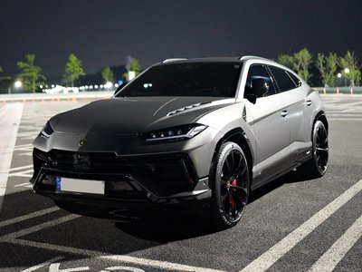 LAMBORGHINI URUS - 1