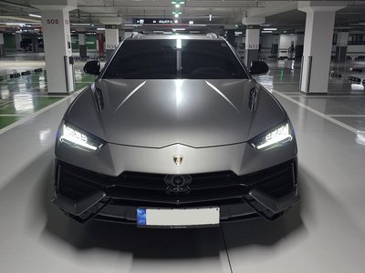 LAMBORGHINI URUS - 2