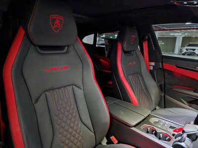 LAMBORGHINI URUS - 8