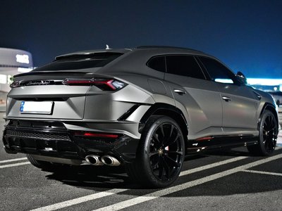 LAMBORGHINI URUS - 4