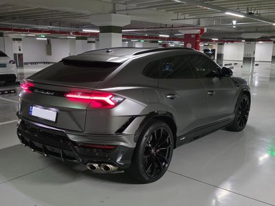 LAMBORGHINI URUS - 7