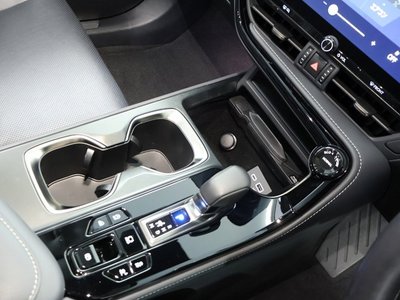 صورة مصغرة 19 لـ 2023 Lexus NX